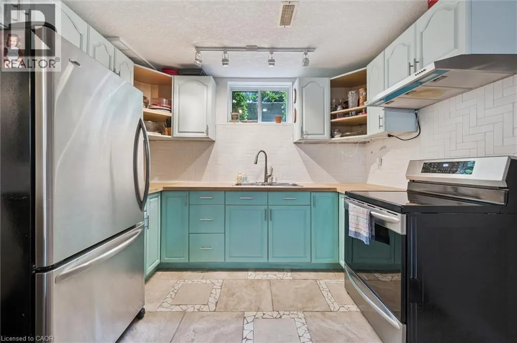 18 PEARWOOD Court