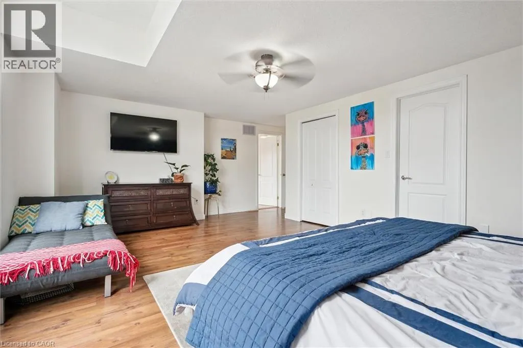 18 PEARWOOD Court