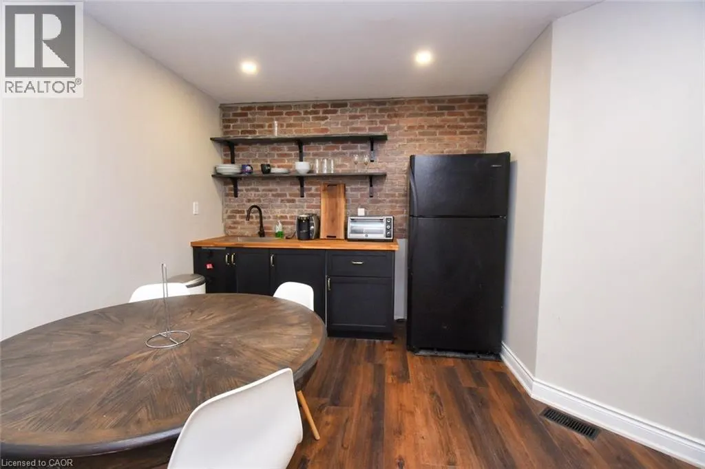 242 JAMES Street S Unit# 1, #1