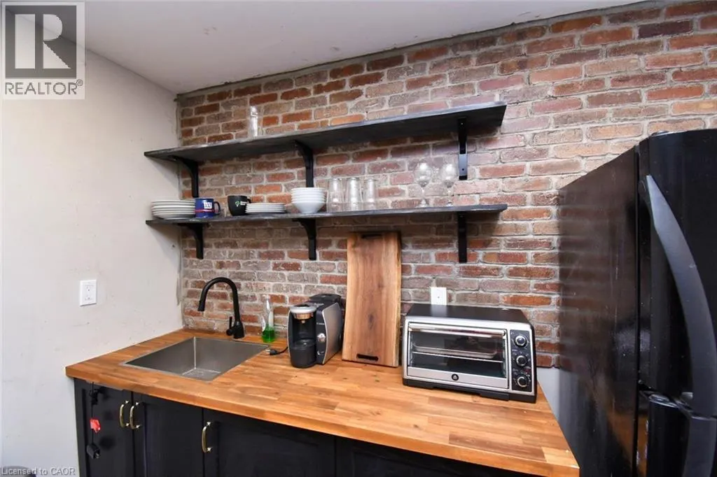 242 JAMES Street S Unit# 1, #1