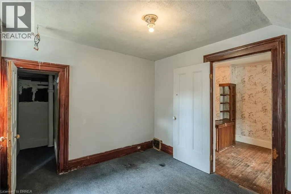 405 MAPLE Avenue S