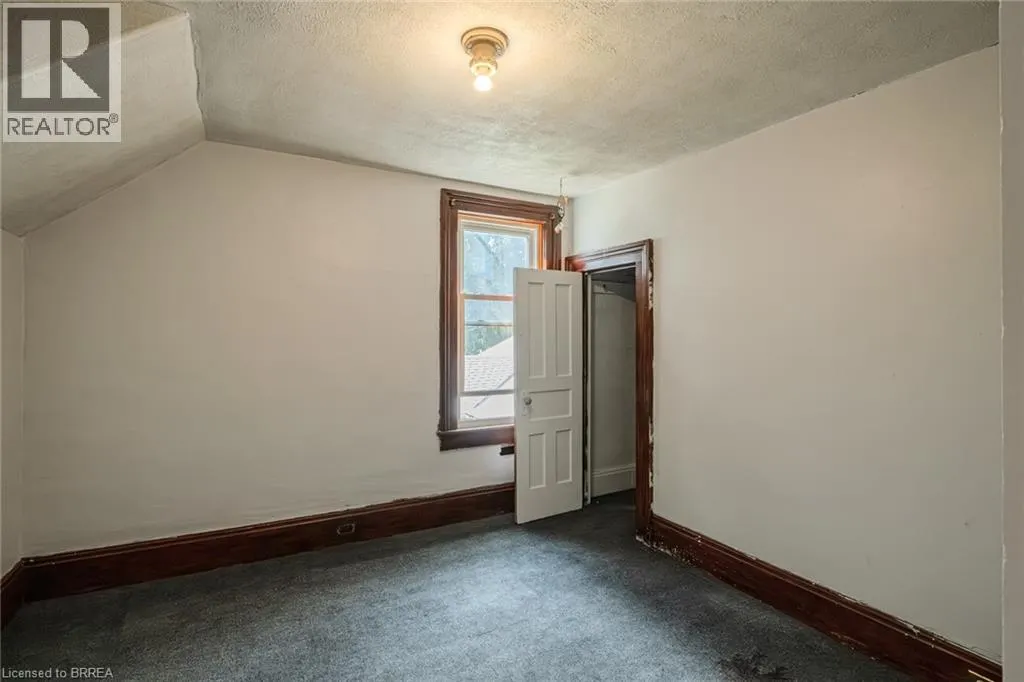 405 MAPLE Avenue S