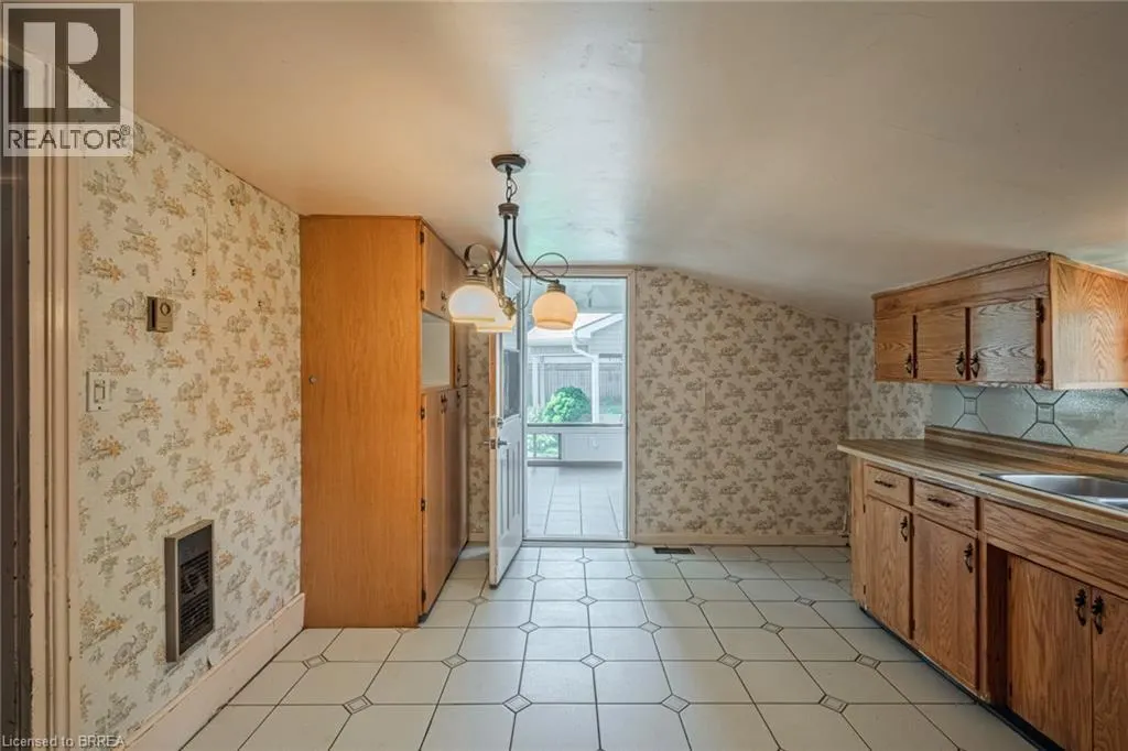 405 MAPLE Avenue S