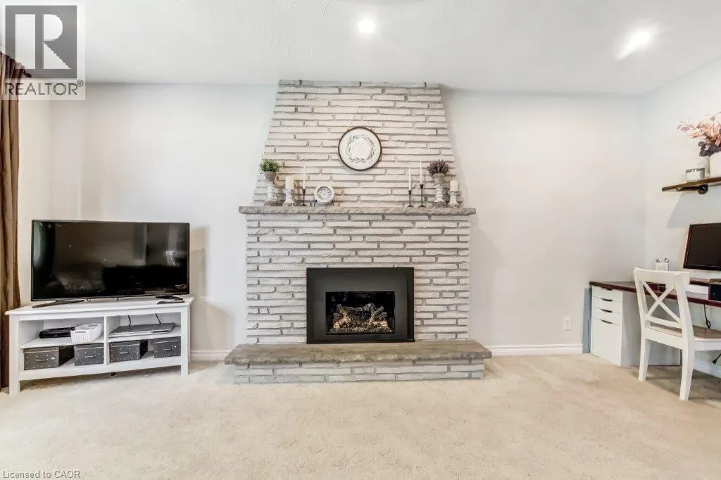 258 ADAMS Avenue
