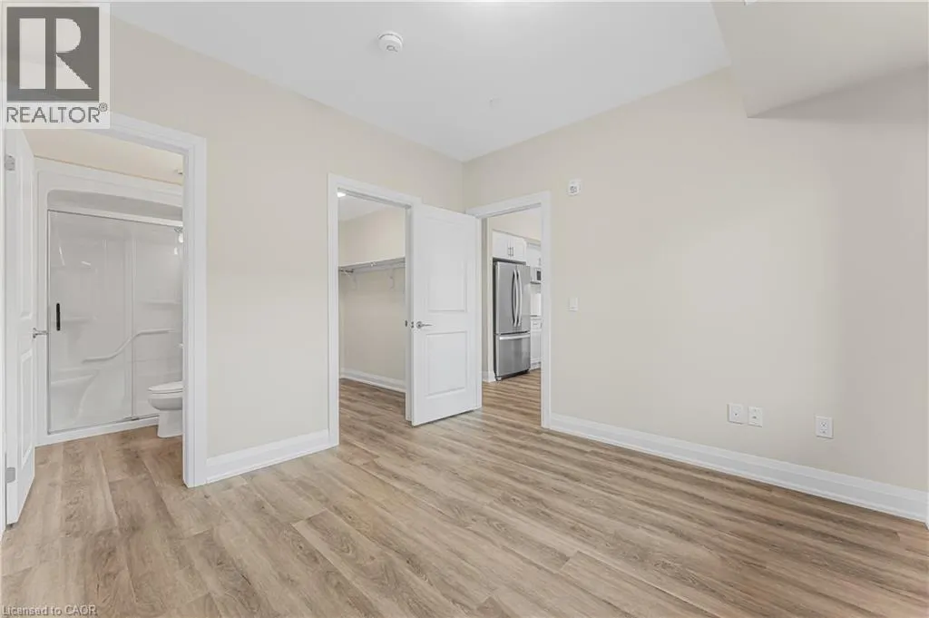 118 SUMMERSIDES Boulevard Unit# 303, #303