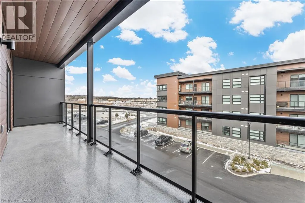 118 SUMMERSIDES Boulevard Unit# 303, #303