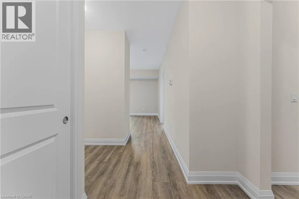 118 SUMMERSIDES Boulevard Unit# 303, #303