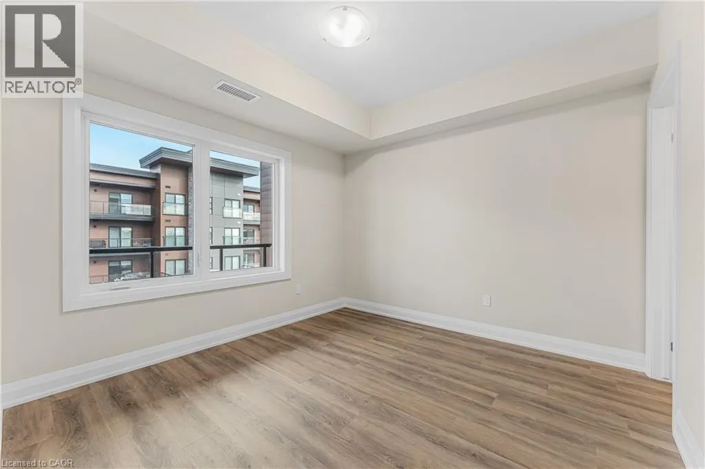 118 SUMMERSIDES Boulevard Unit# 303, #303