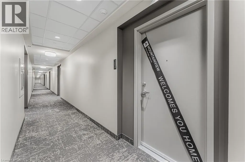 118 SUMMERSIDES Boulevard Unit# 303, #303