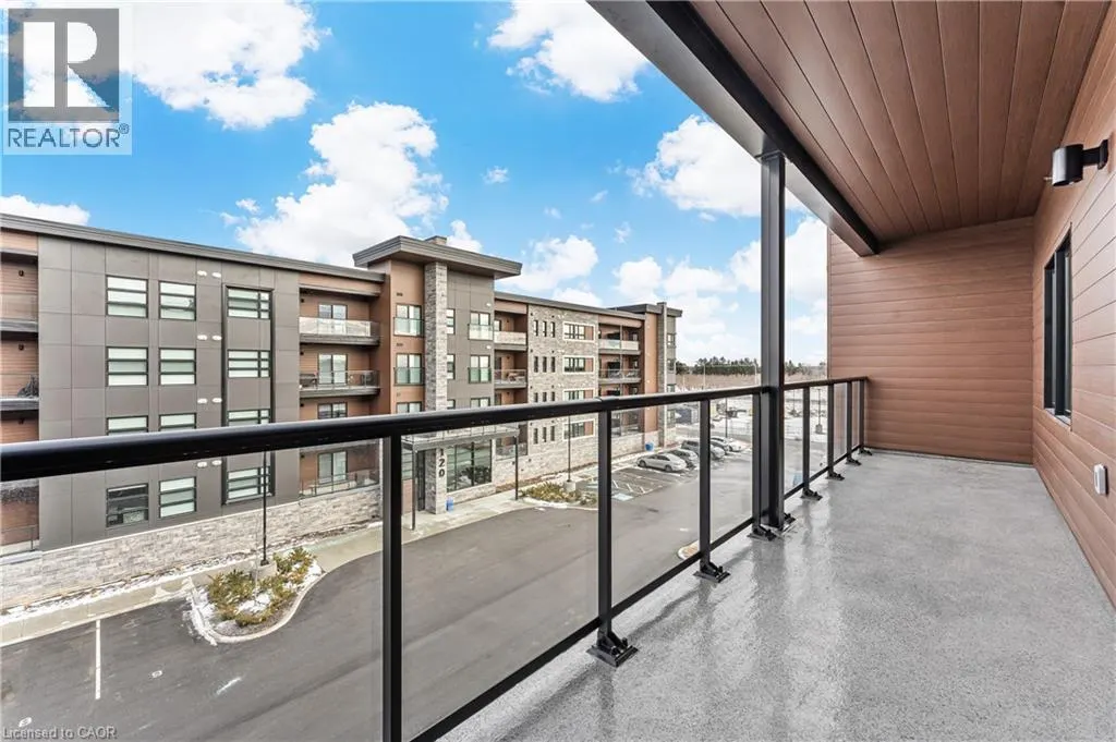 118 SUMMERSIDES Boulevard Unit# 303, #303