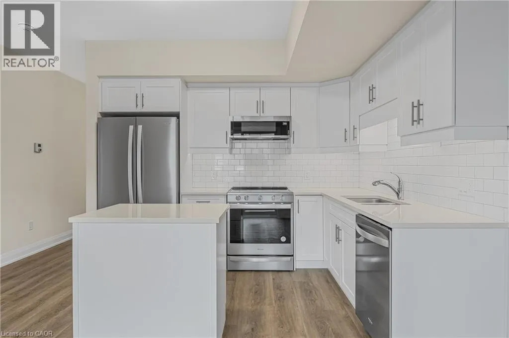 118 SUMMERSIDES Boulevard Unit# 303, #303