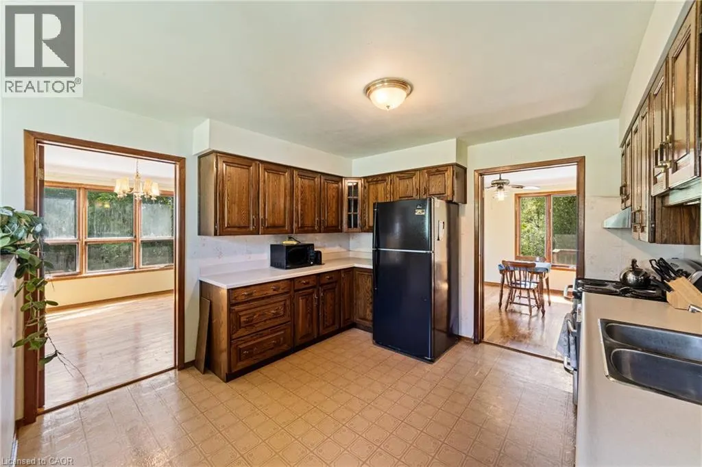 1744 6TH CON RD W