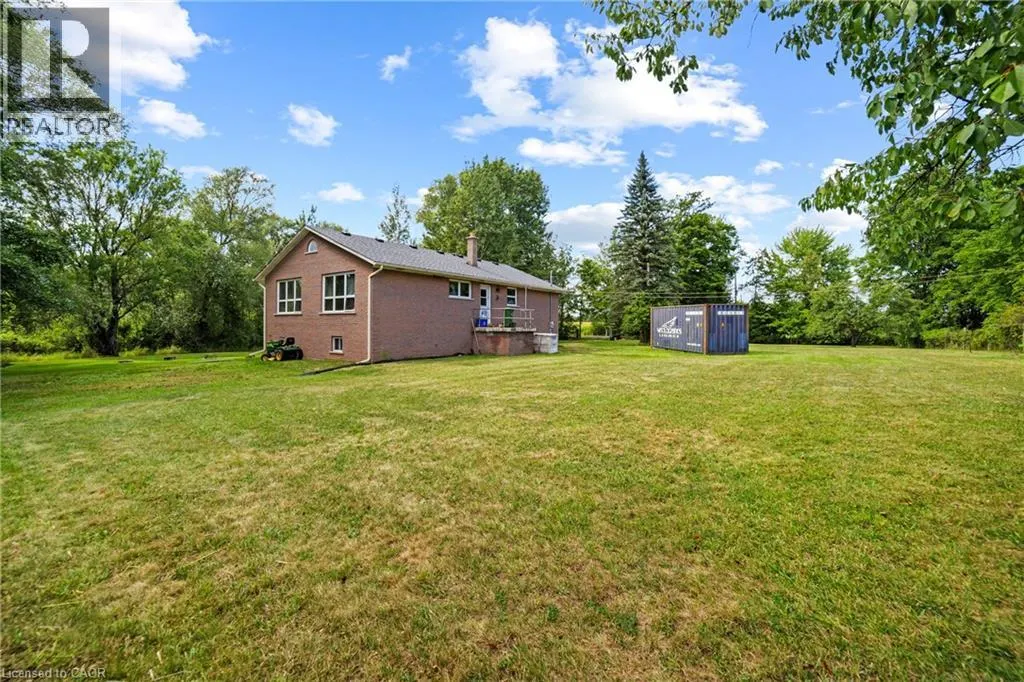 1744 6TH CON RD W
