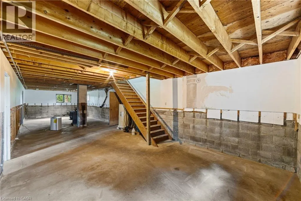 1744 6TH CON RD W
