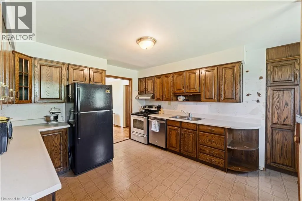 1744 6TH CON RD W