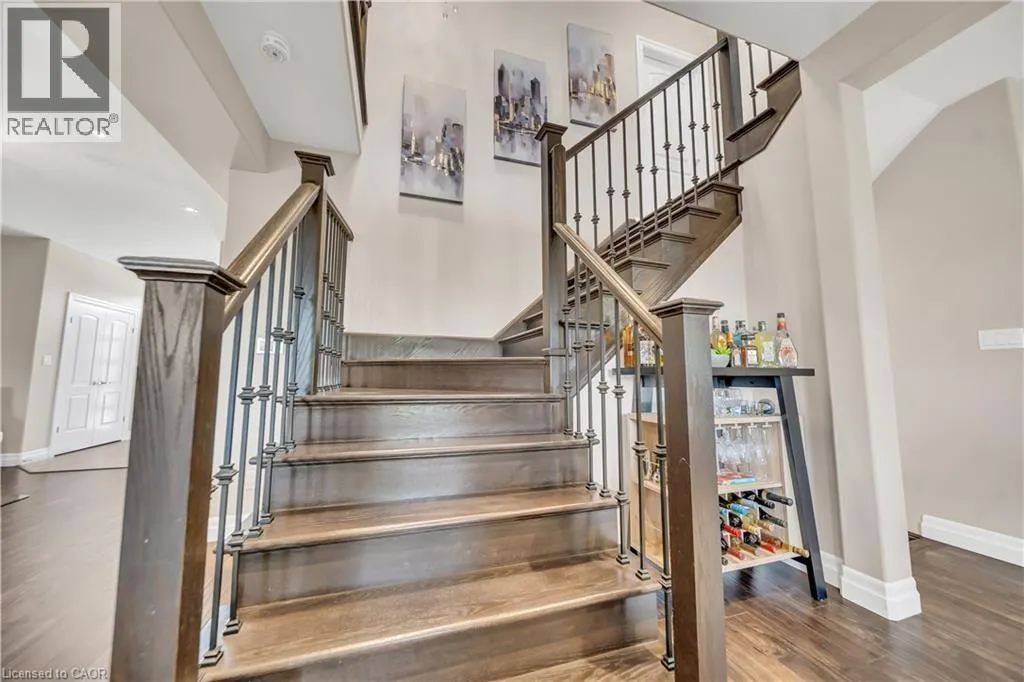 50 HORSESHOE Crescent
