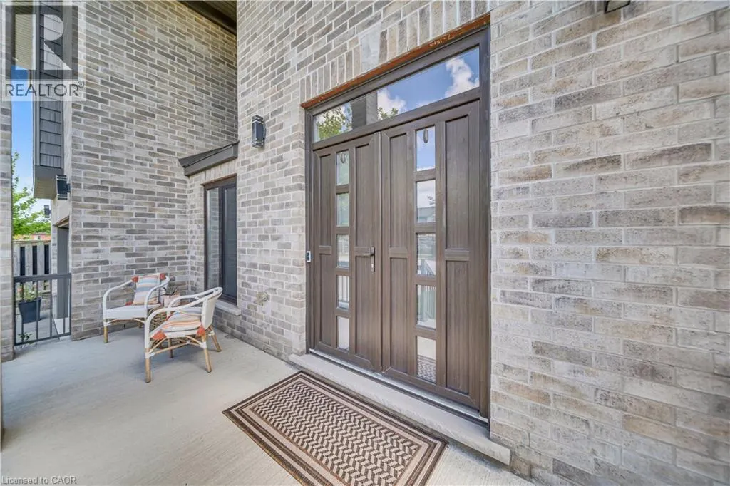 50 HORSESHOE Crescent