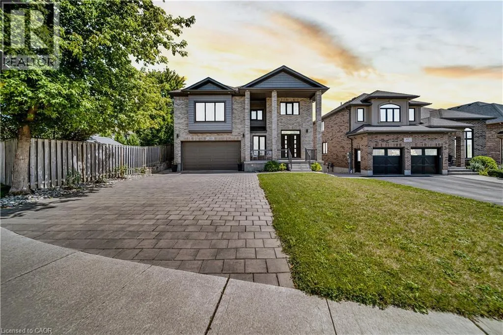 50 HORSESHOE Crescent