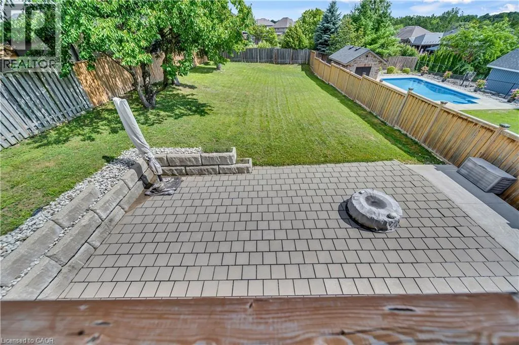 50 HORSESHOE Crescent