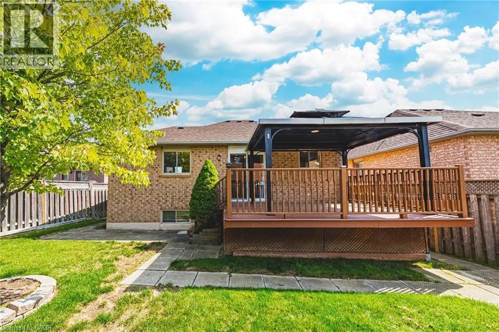 12 SUMMERFIELD Crescent