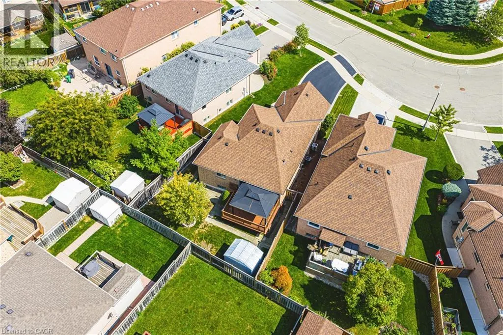 12 SUMMERFIELD Crescent