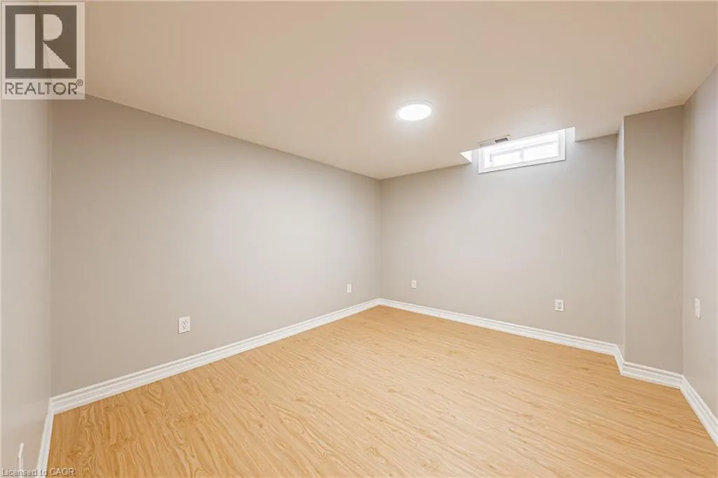 12 SUMMERFIELD Crescent