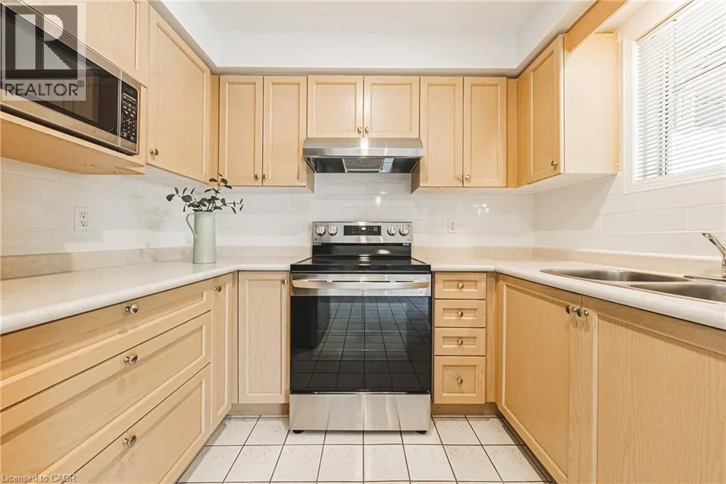 12 SUMMERFIELD Crescent