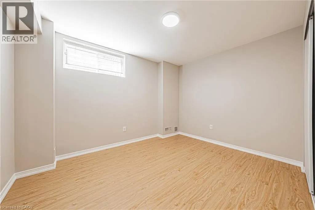 12 SUMMERFIELD Crescent