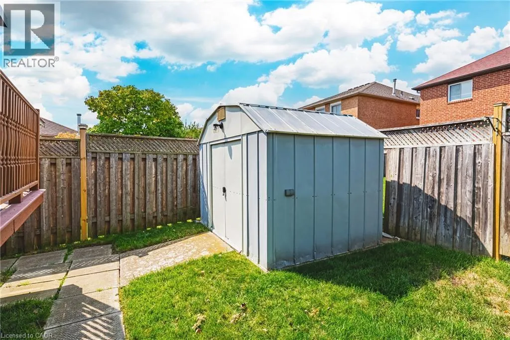 12 SUMMERFIELD Crescent
