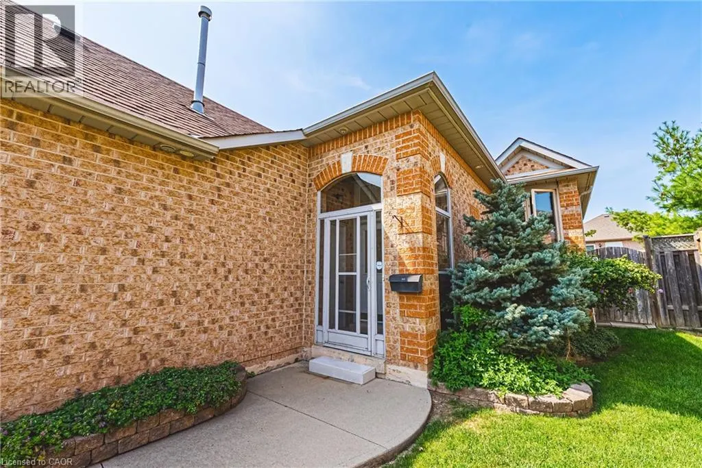 12 SUMMERFIELD Crescent