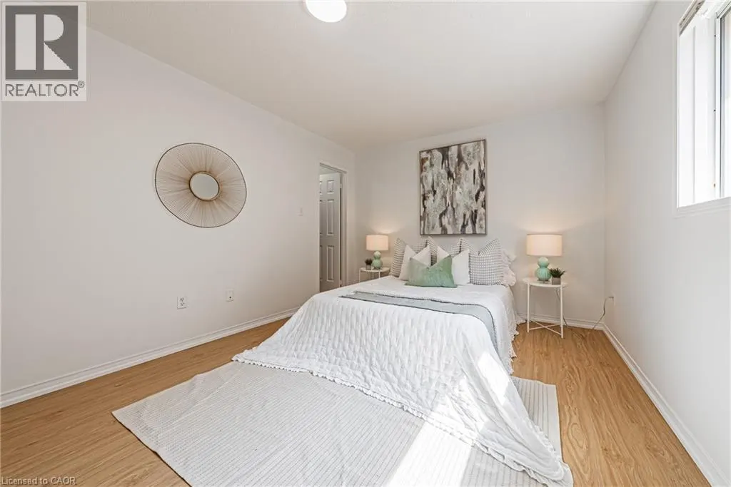 12 SUMMERFIELD Crescent