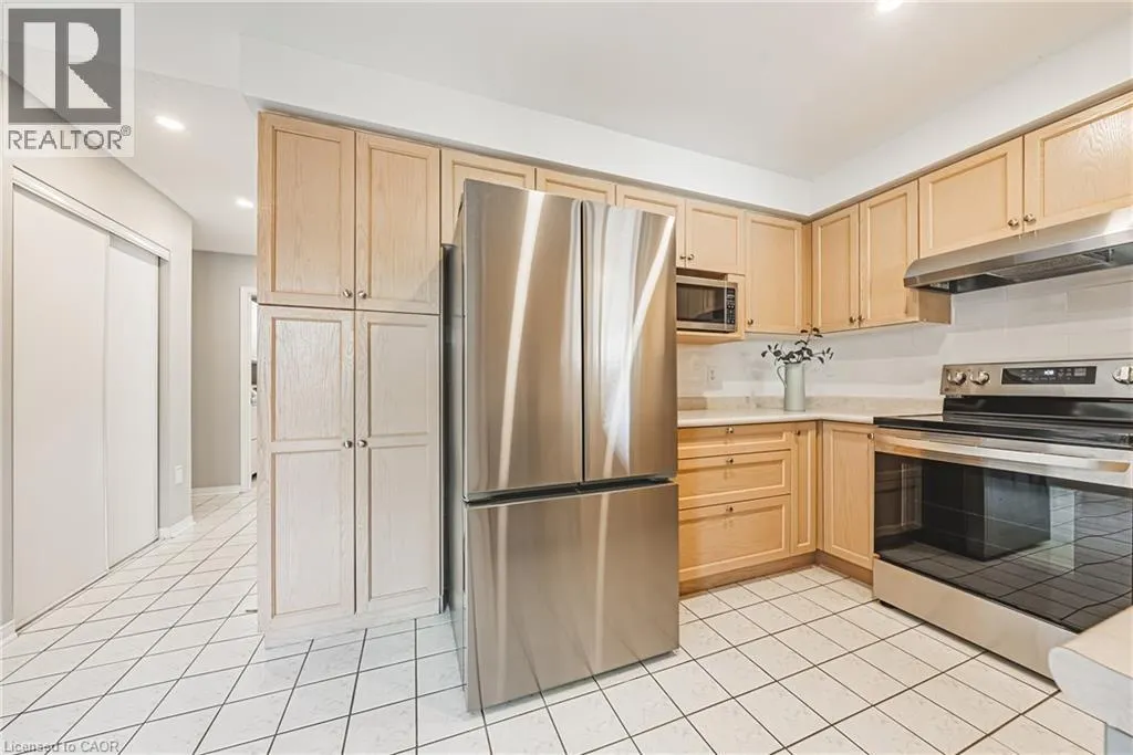 12 SUMMERFIELD Crescent