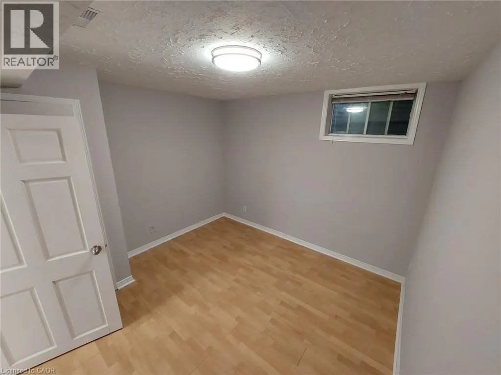 21 BEVERLEY Street Unit# (LOWER), #(LOWER)