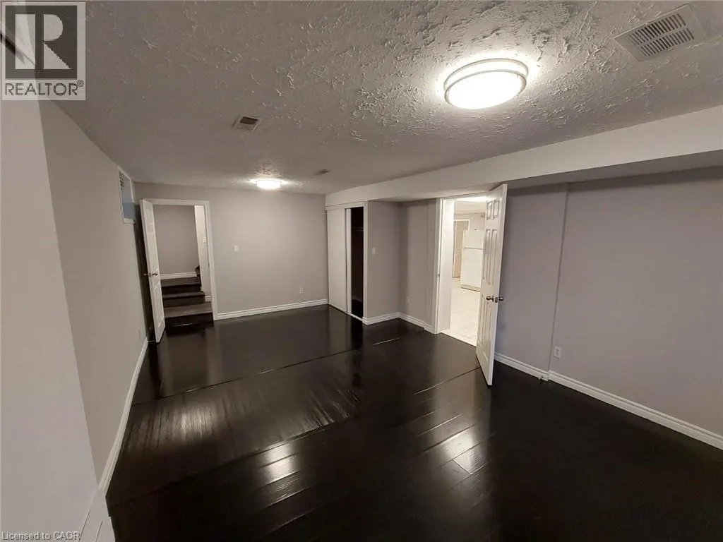 21 BEVERLEY Street Unit# (LOWER), #(LOWER)