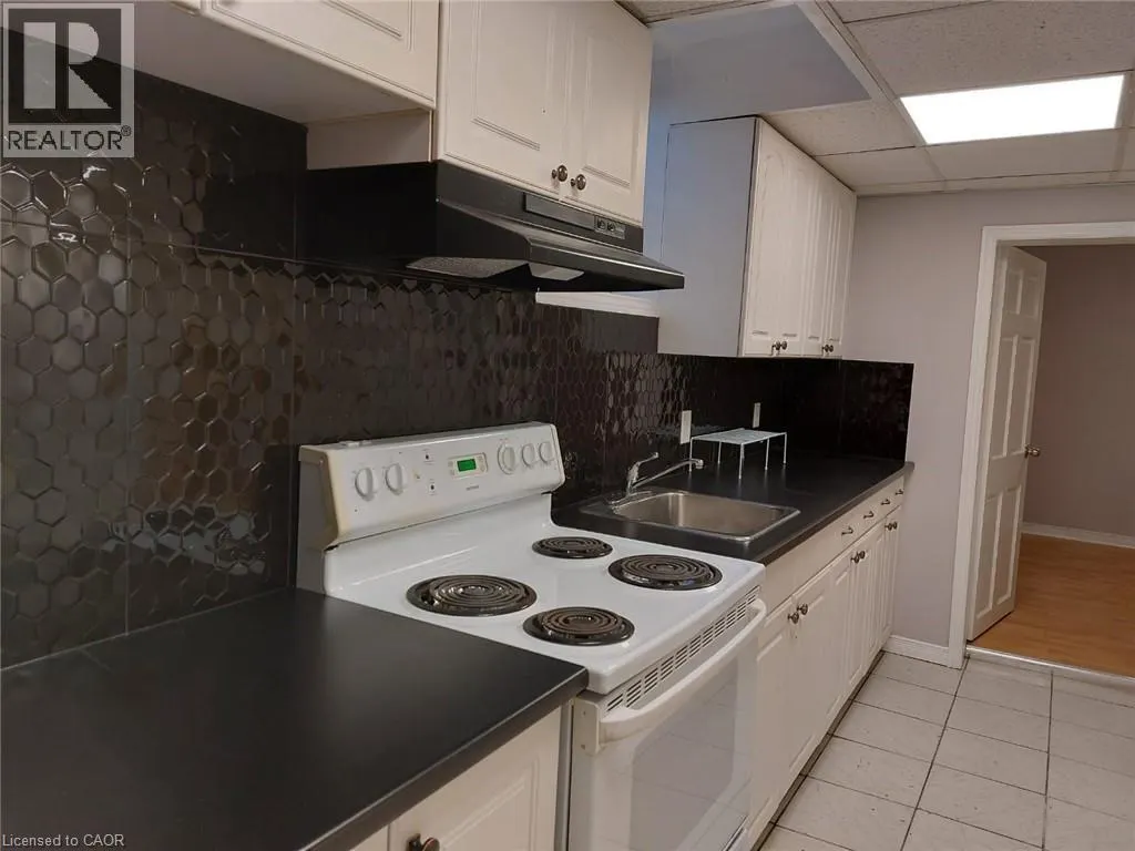 21 BEVERLEY Street Unit# (LOWER), #(LOWER)