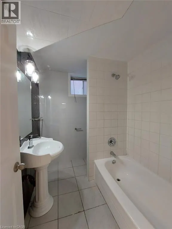 21 BEVERLEY Street Unit# (LOWER), #(LOWER)