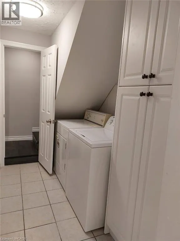 21 BEVERLEY Street Unit# (LOWER), #(LOWER)