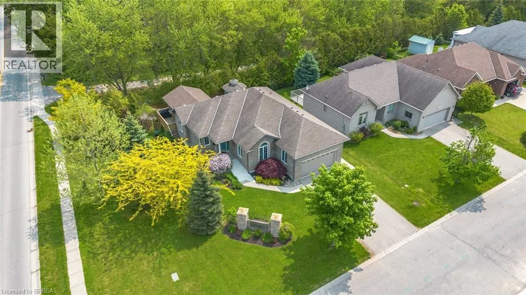 2 HUNTER Drive S