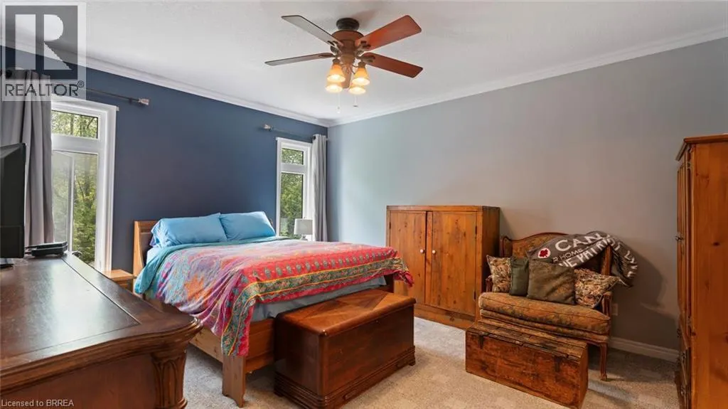 2 HUNTER Drive S