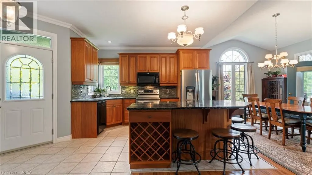 2 HUNTER Drive S