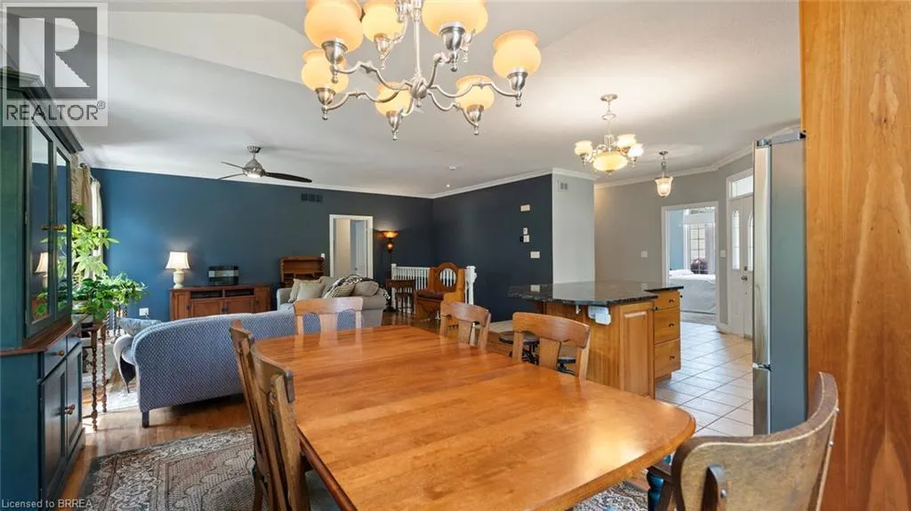 2 HUNTER Drive S