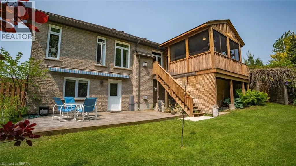 2 HUNTER Drive S