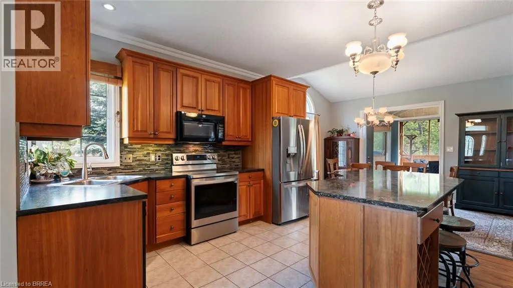 2 HUNTER Drive S