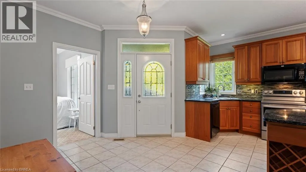 2 HUNTER Drive S
