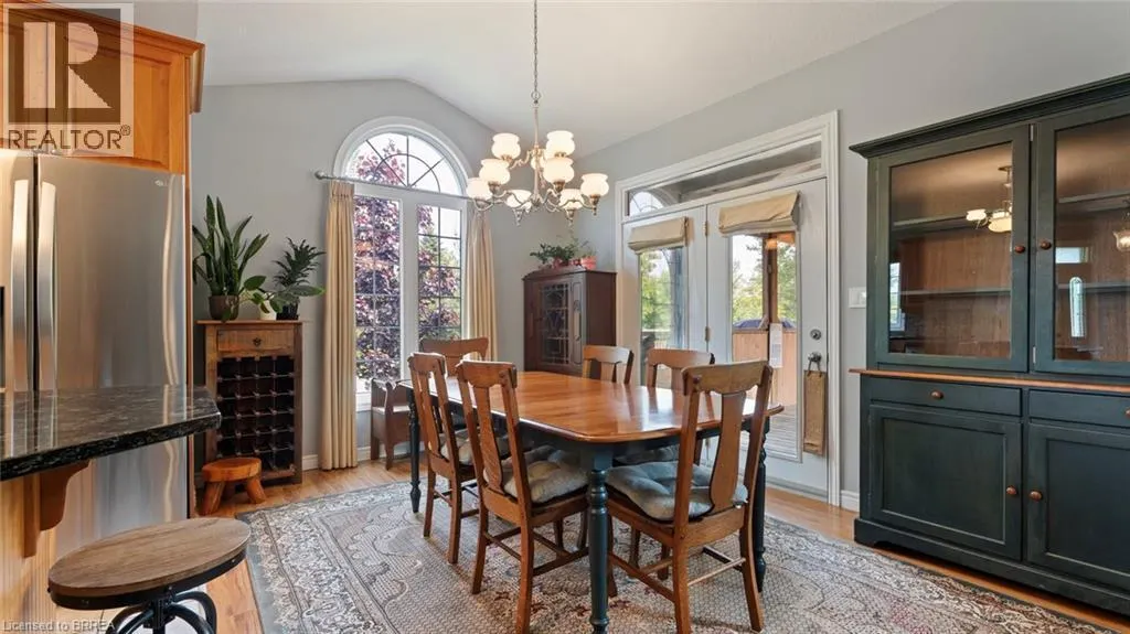 2 HUNTER Drive S