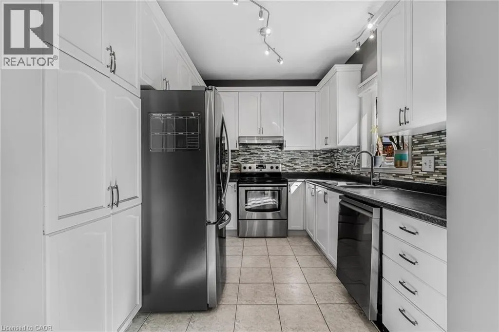 117 GLENMEADOW Crescent