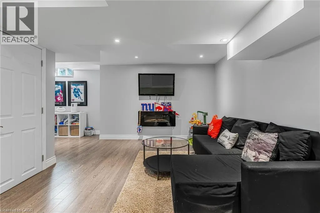 117 GLENMEADOW Crescent