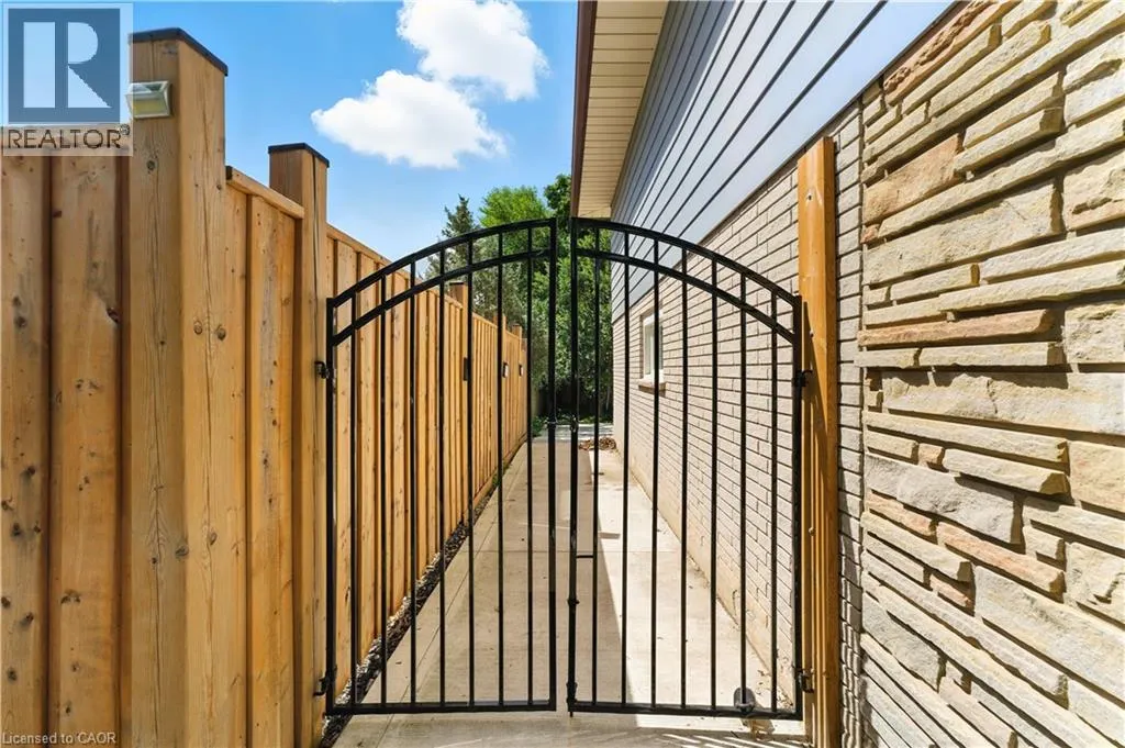 124 SOUTHWOOD Drive
