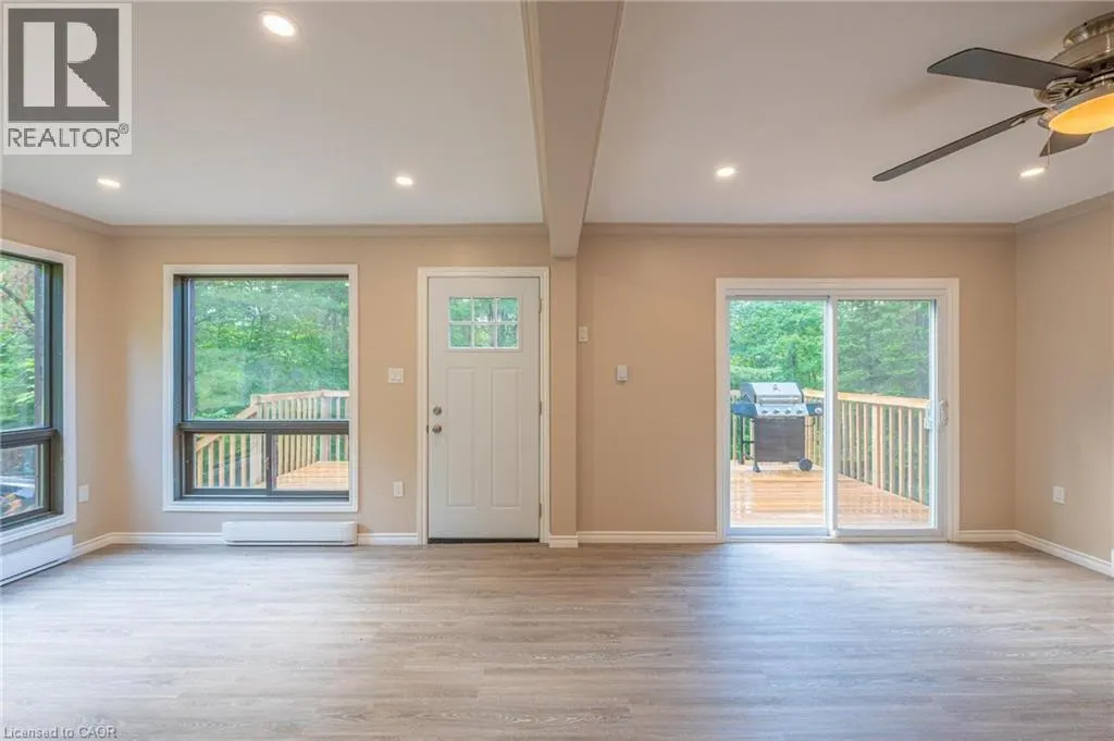 1044 ENGLISH Circle
