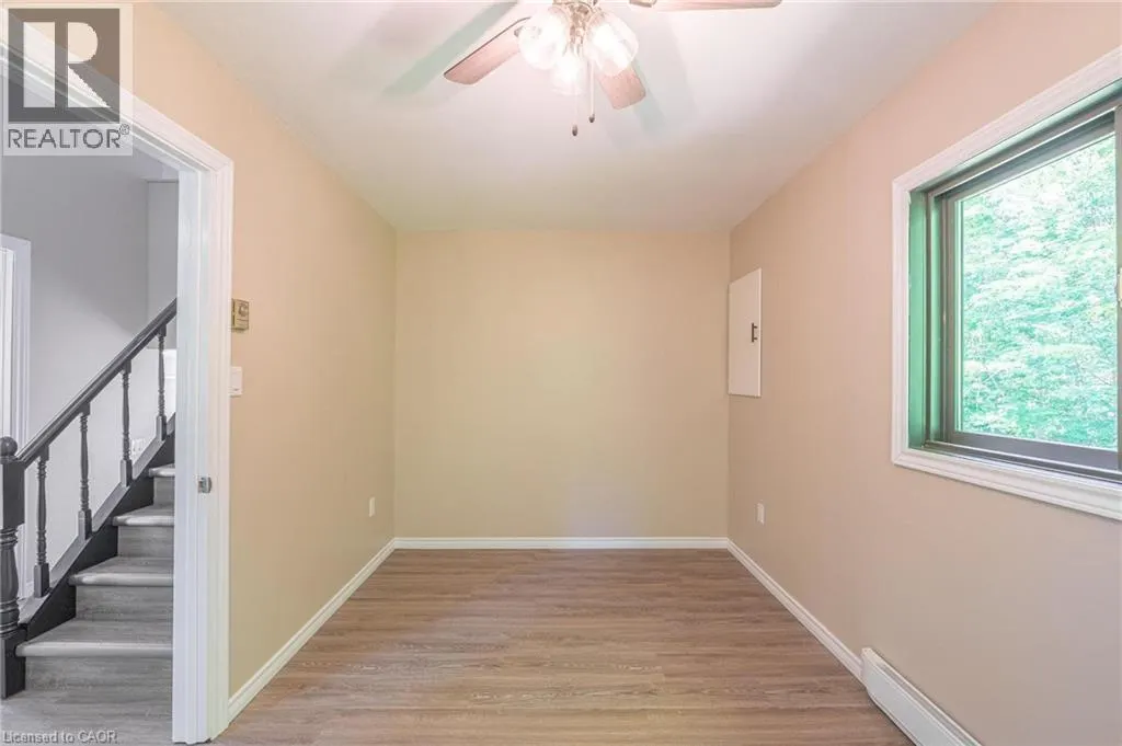 1044 ENGLISH Circle
